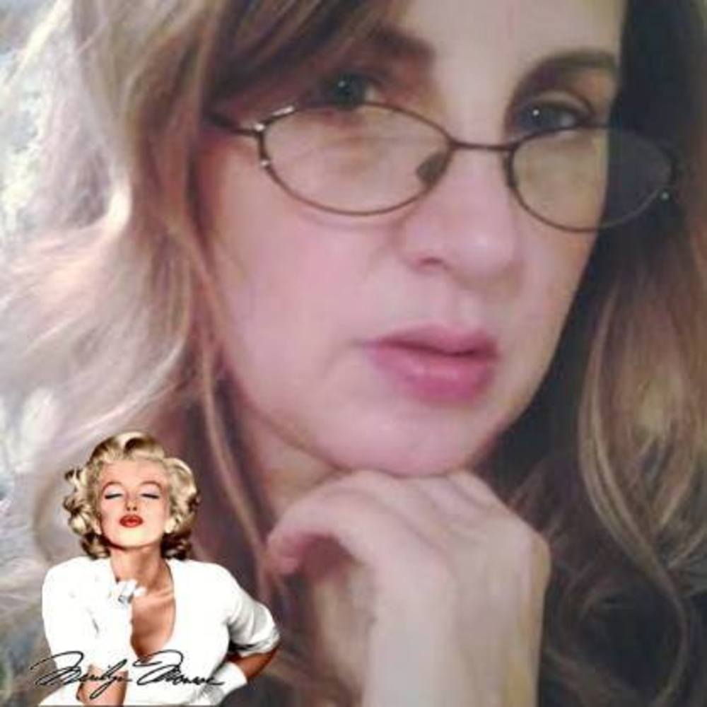 Meet your Posher, Dina